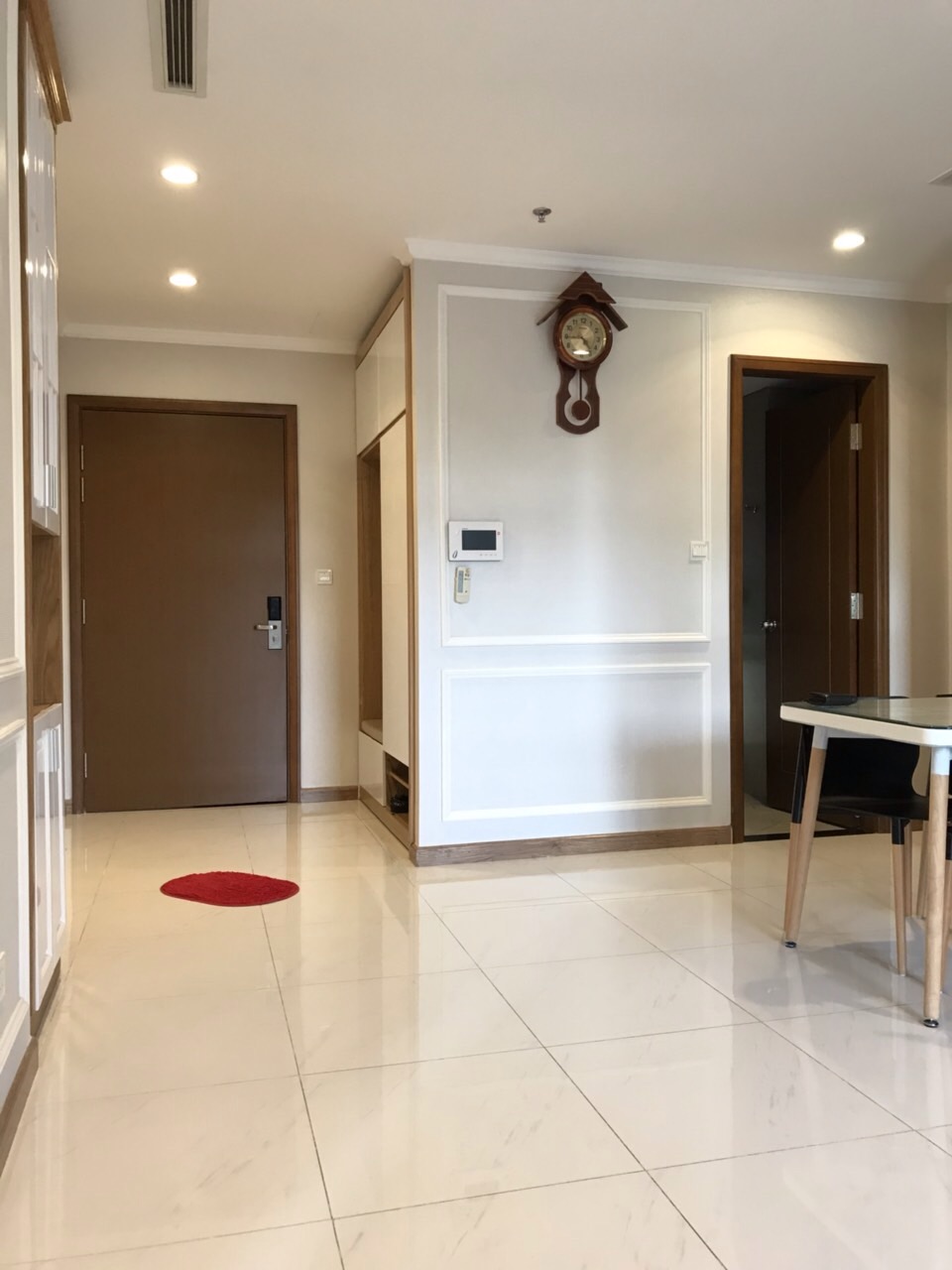 Cần cho thuê căn 3pn tòa landmark 3 giá 1400$ full nội thất đẹp, dự án vinhomes central park